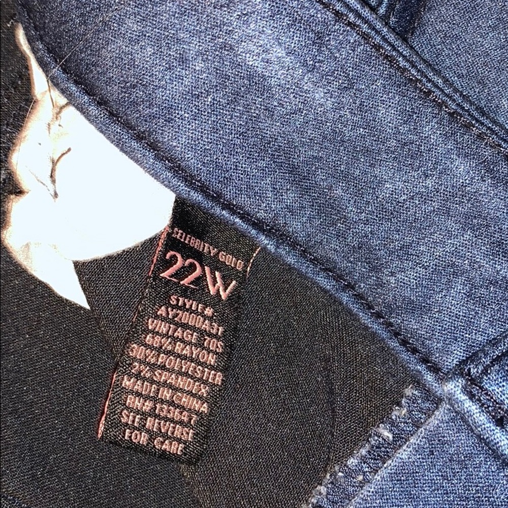 Soft blue denim pant. Size 22W - Picture 3 of 4